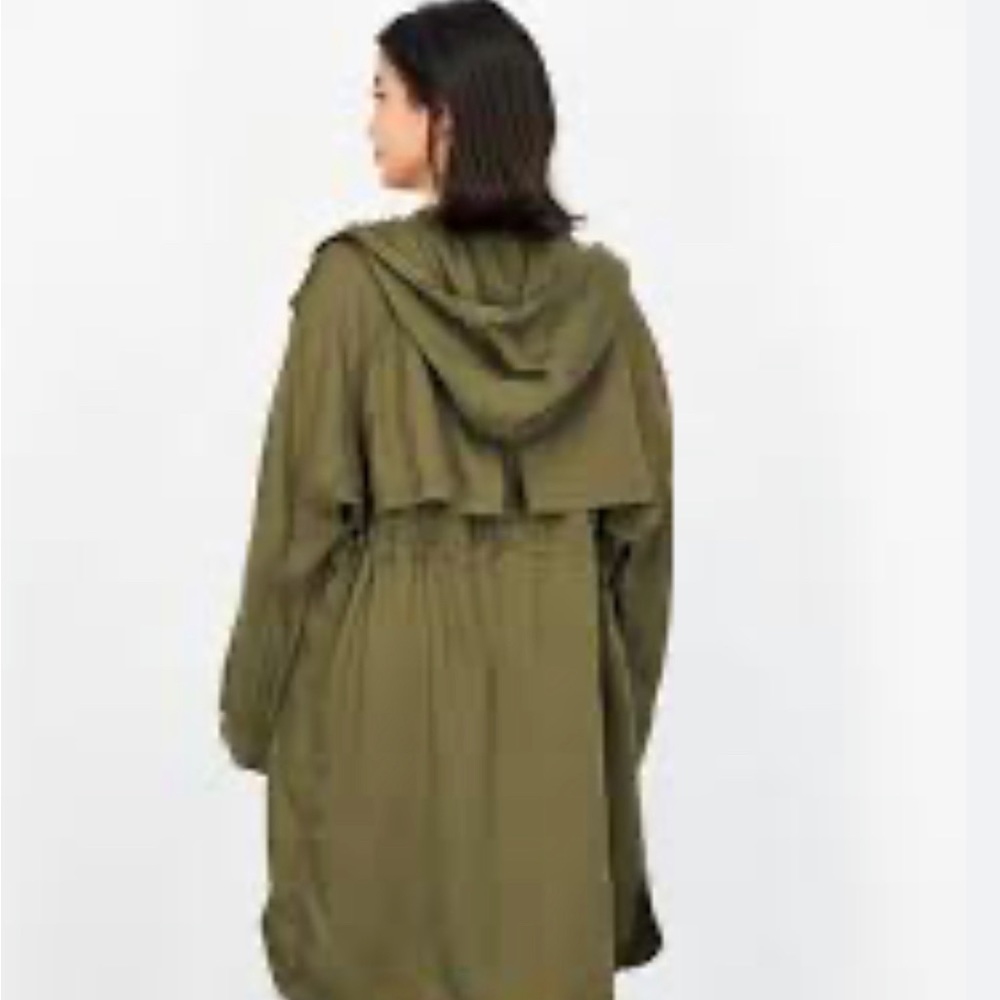 Gap olive green water resistant Parka.